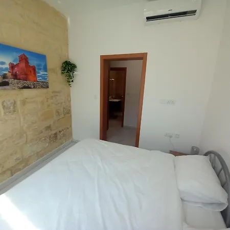 Apartman Maron 32 *