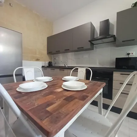 Maron 32 Cospicua